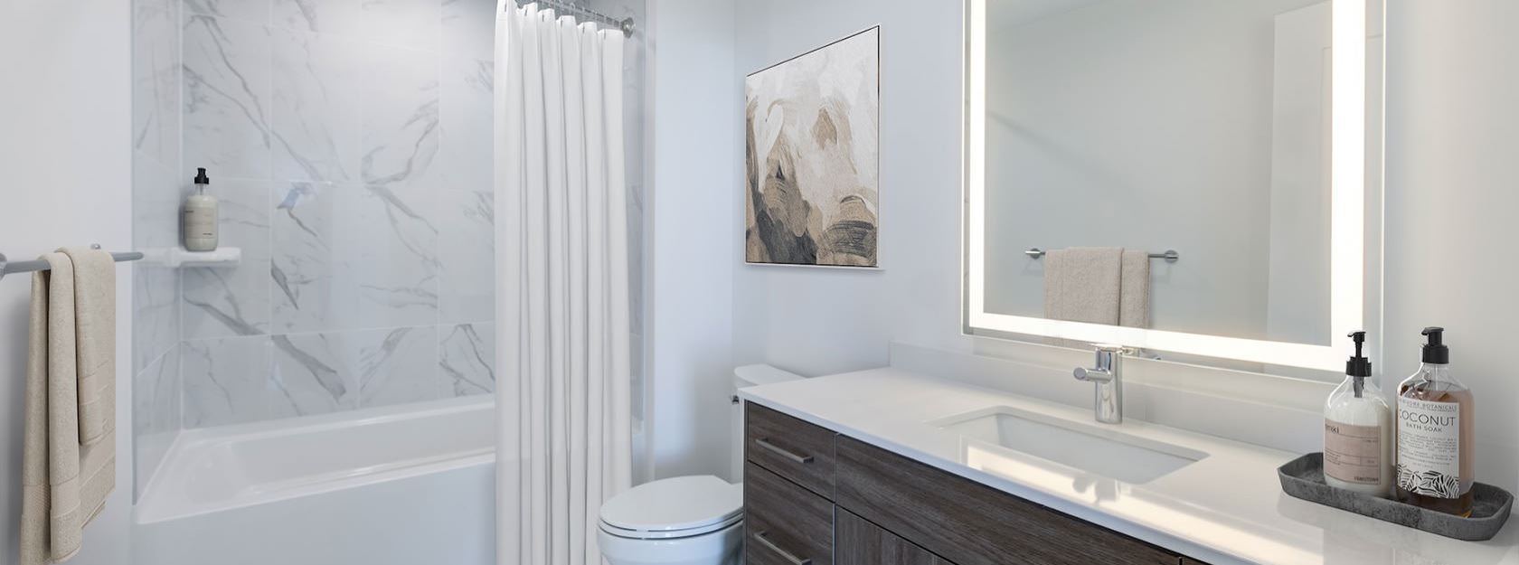 shower/tub combo in bathroom